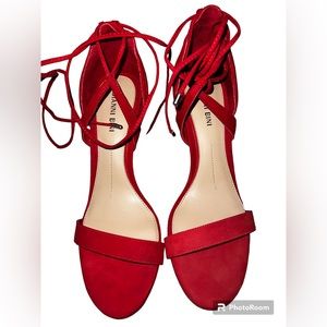 Gianni Binni very red women’s high heels. Size 8 1/2.